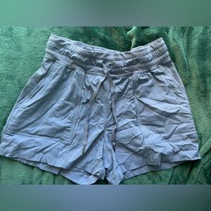 Lululemon dance studio shorts 3.5”